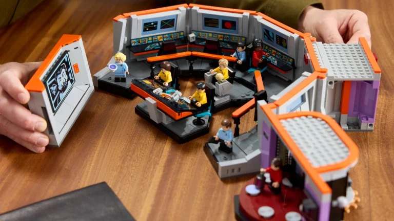 LEGO Unveils Kirk's Enterprise Bridge Set, Asking Trekkies $199.99 for 1701 Pieces